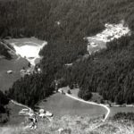 La discarica e l'impianto nel 1964 visti dal monte Cornon