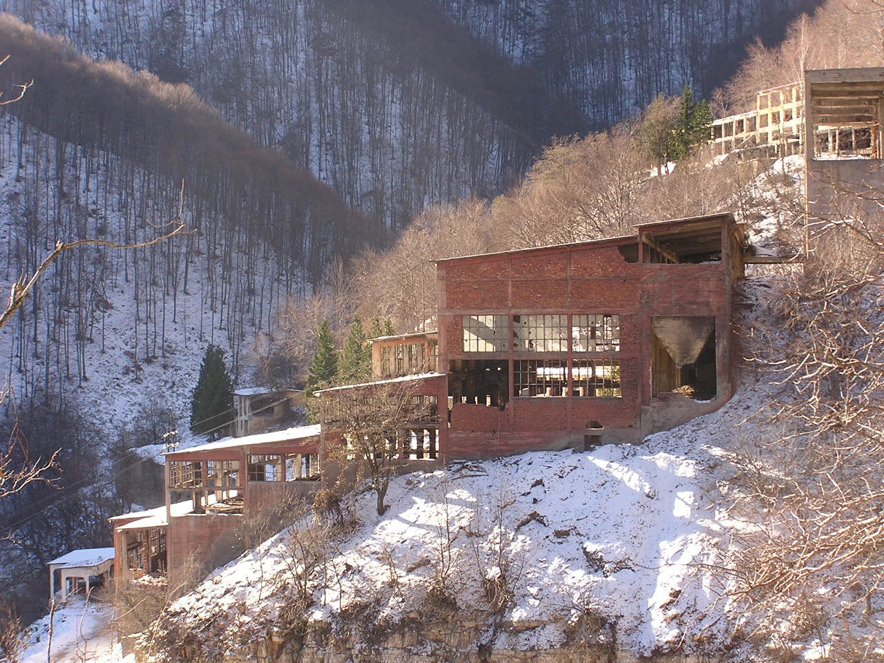 Tunnels were dug at different altitudes on the mountain's flank overhanging the village of Sgorigrad.